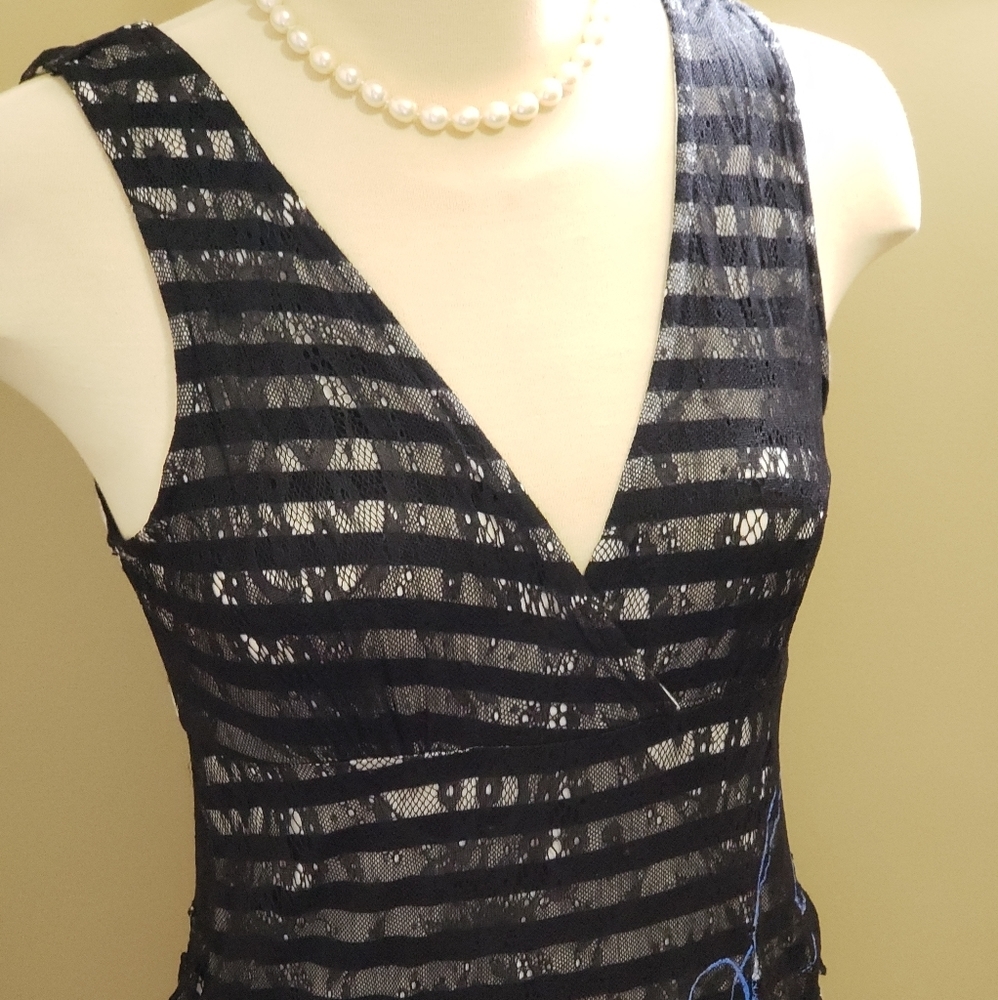 Dress - Picture 3 of 6
